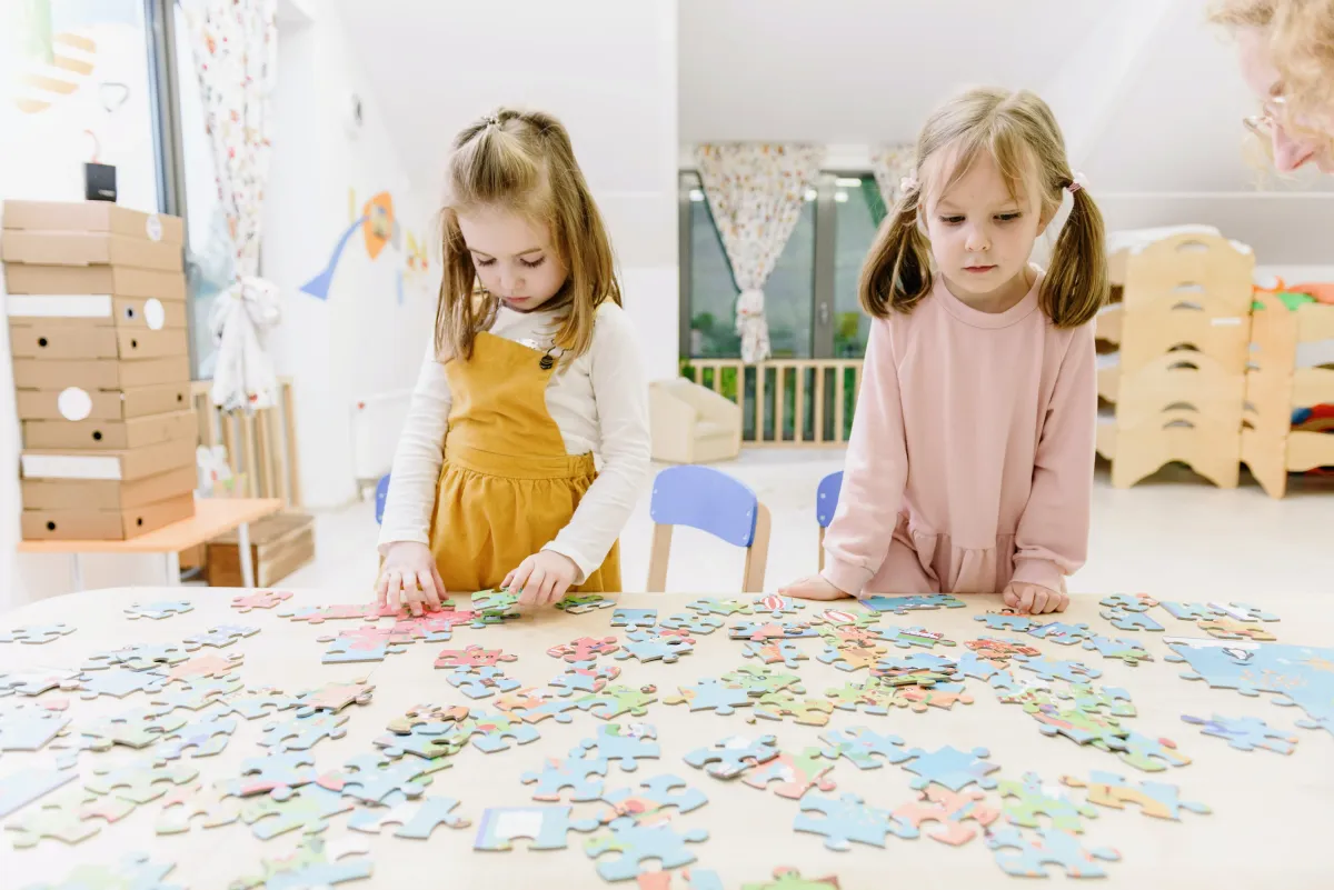 Układanie puzzli przez dzieci – dlaczego warto?